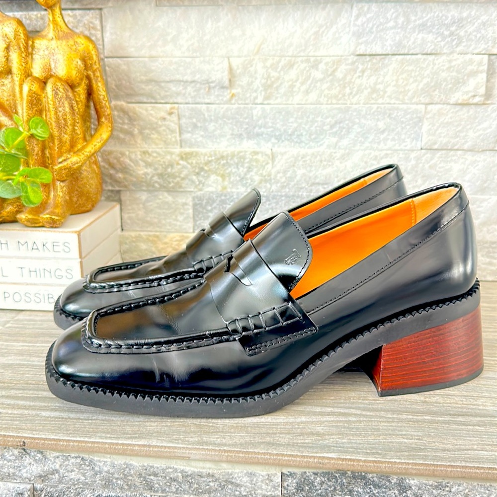 Tod’s heeled loafers 2022 collection
